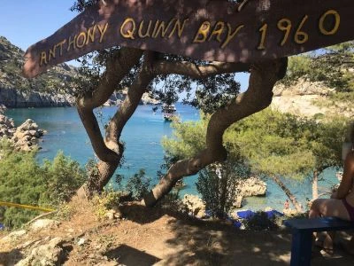 Baia di Anthony Quinn - Dove la bellezza incontra la storia