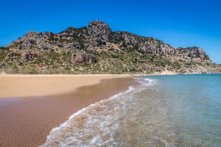 Plaża Tsampika - cudownie długi odcinek raju